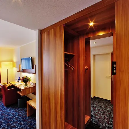 Am Dom 3* פולדה